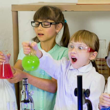 Combining Science Activities with Language Intervention for Children With DLD